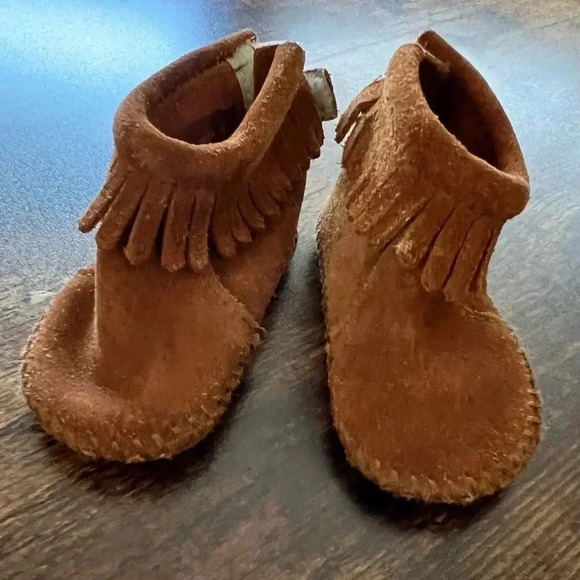 Minnetonka | baby soft side classic fringe bootie - Picture 1 of 9